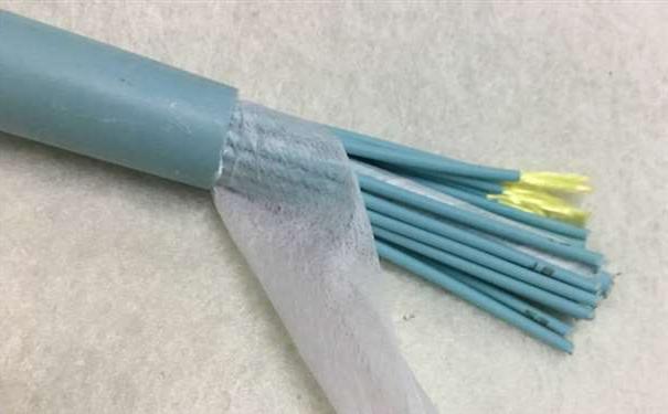 广西欧孚光缆厂家：室内光缆和室外光缆的区别